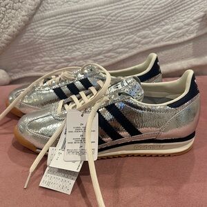 NWT ADIDAS SL SNEAKERS SIZE 7